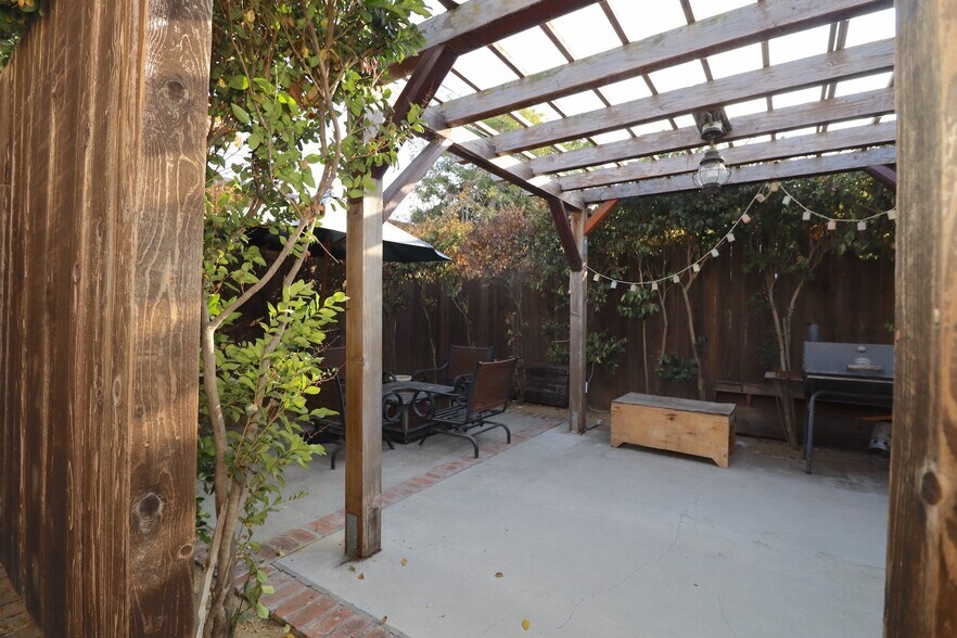 More Photos Of 1500 Hauser Blvd, Los Angeles Apartments For Sale