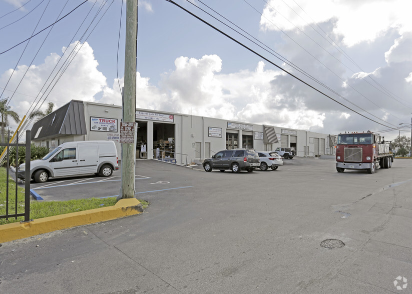 Primary Photo Of 5551-5595 NW 72nd Ave, Miami Warehouse For Lease