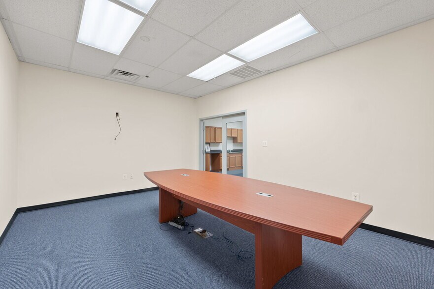 More Photos Of 3619 Richmond Hwy, Stafford Light Distribution For Lease