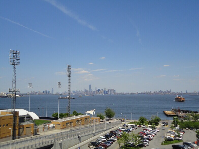 More Photos Of 42 Richmond Ter, Staten Island Office For Lease