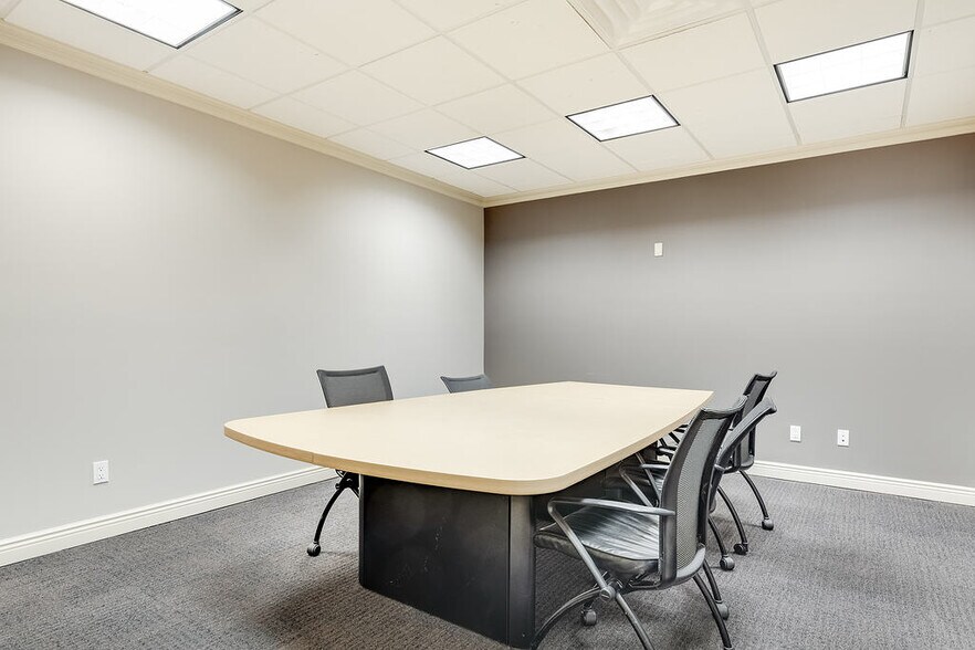 More Photos Of 181 Main St, Huntington Medical For Lease