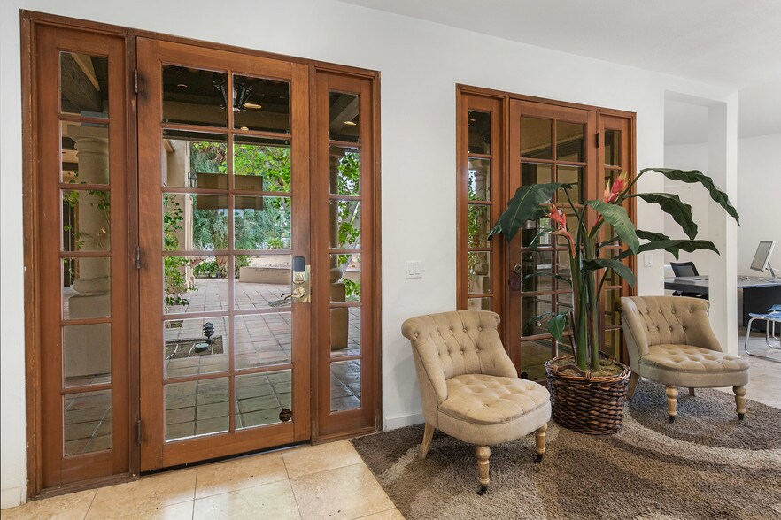 More Photos Of 51370 Avenida Bermudas, La Quinta Office Residential For Sale