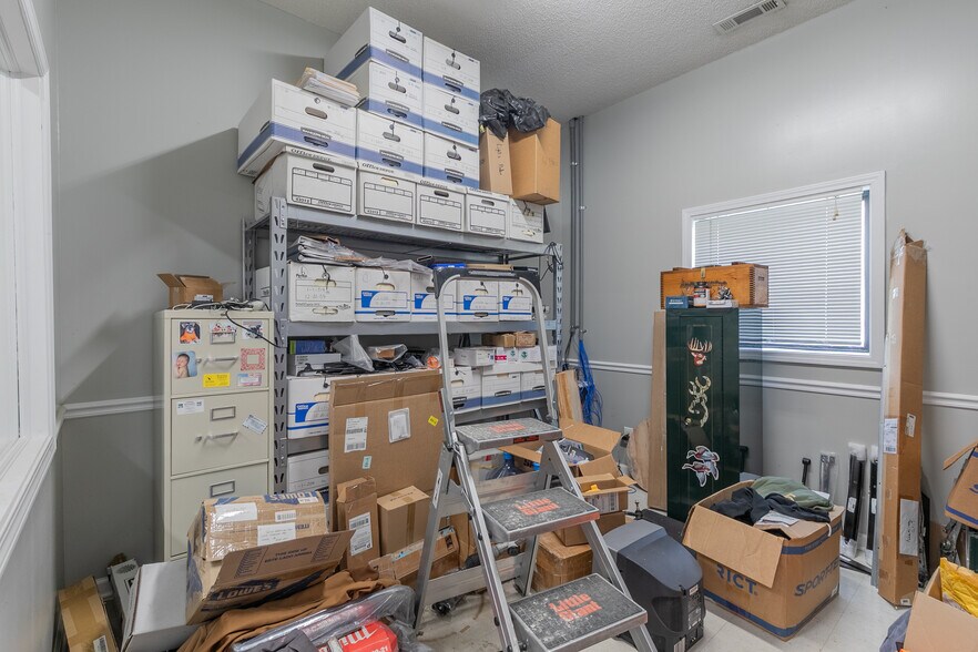 More Photos Of 2065 Cleveland Hwy, Dalton Flex For Sale