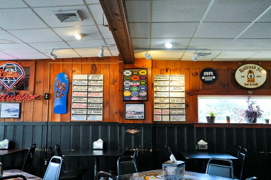 More Photos Of 36 Railroad St, Linfield Restaurant For Sale