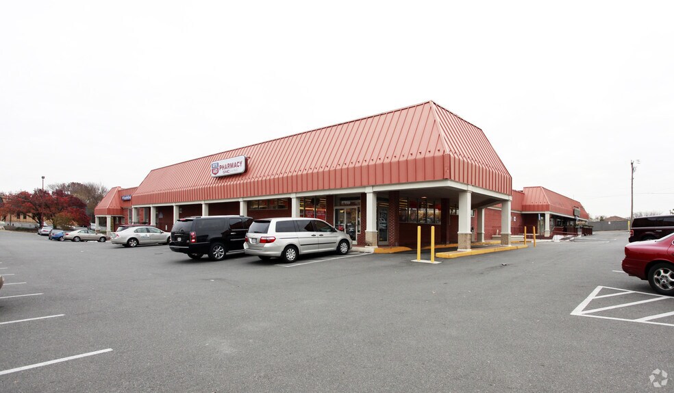 More Photos Of 4720 Lee Hwy, Arlington Unknown For Lease