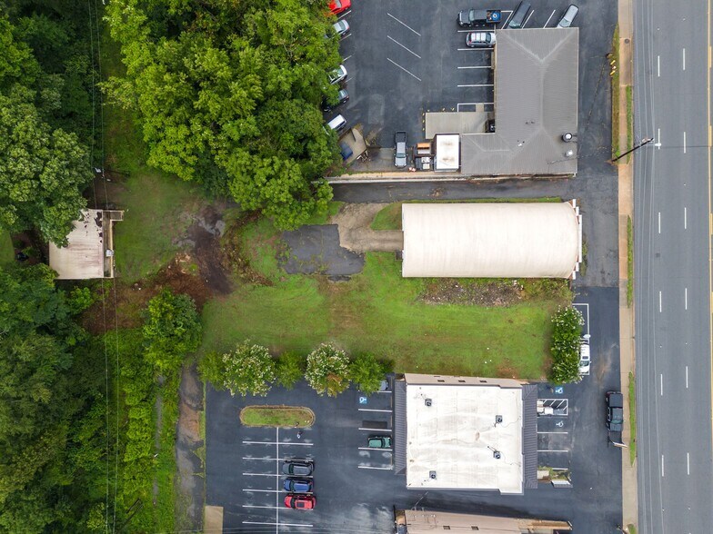 More Photos Of 730 Wade Hampton Blvd, Greenville Freestanding For Sale