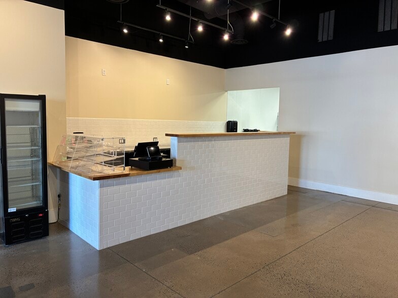More Photos Of 215 Brookview Centre Way, Knoxville Freestanding For Lease