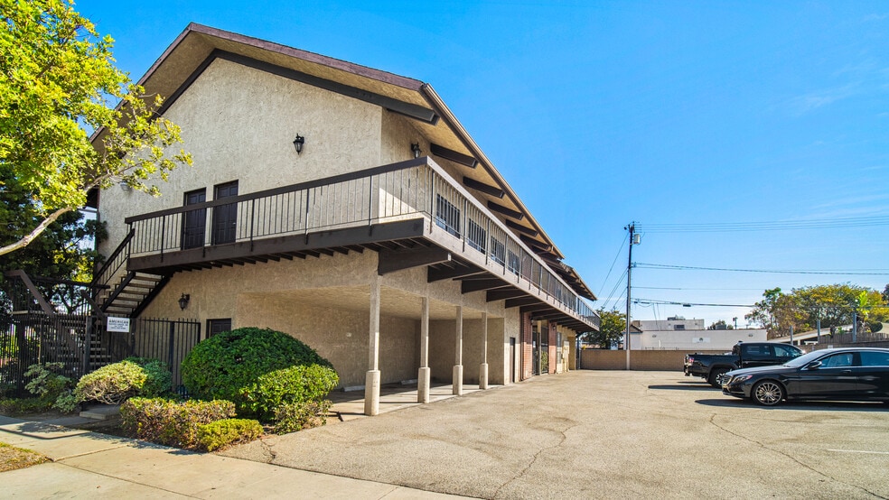 More Photos Of 800 E Wardlow Rd, Long Beach Loft Creative Space For Lease