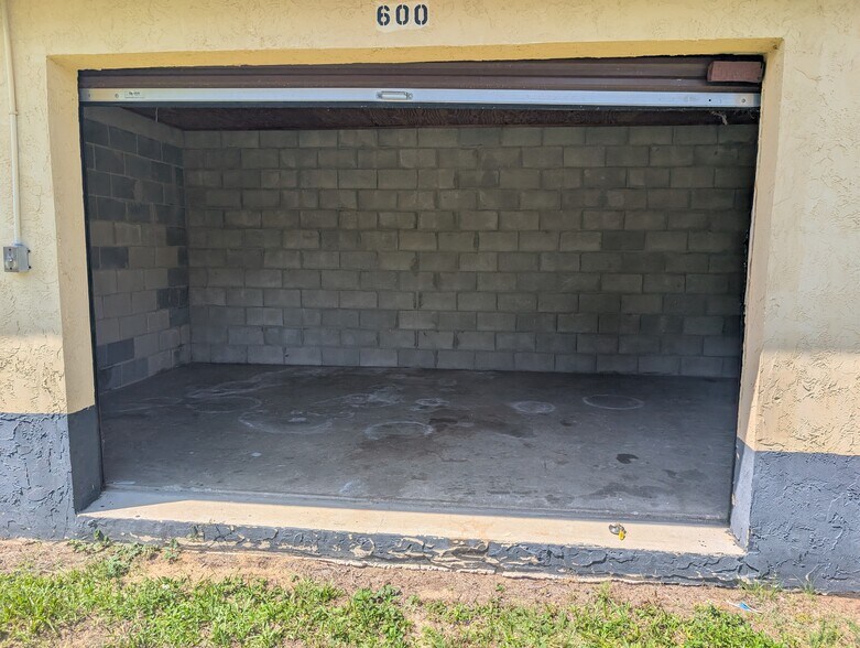 More Photos Of 1204 Oak St, Palatka Self Storage For Sale