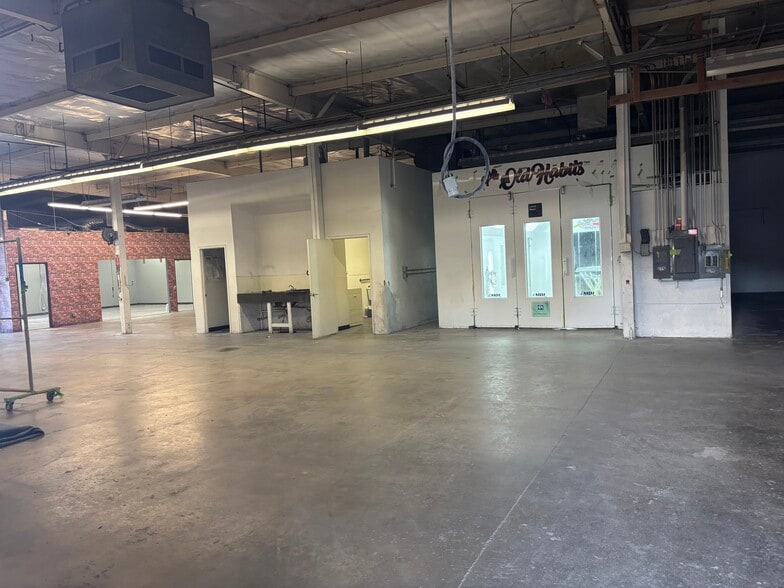 More Photos Of 515-517 W Imperial Hwy, La Habra Warehouse For Lease
