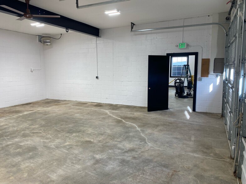More Photos Of 134 Cockeysville, Cockeysville Warehouse For Lease