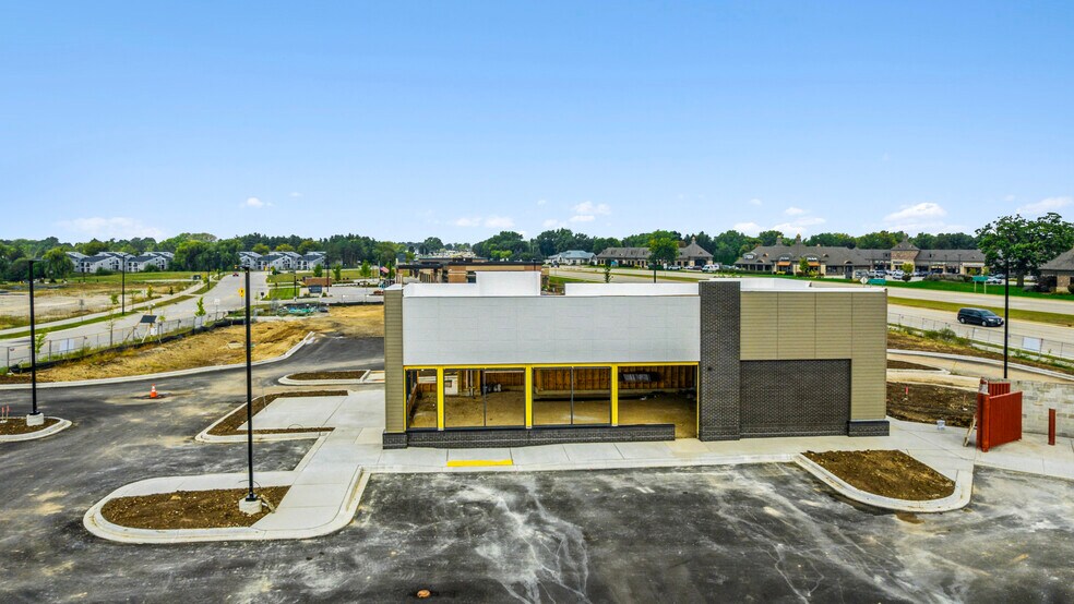 More Photos Of 1299 Olympia Fields Dr, Oconomowoc Fast Food For Sale