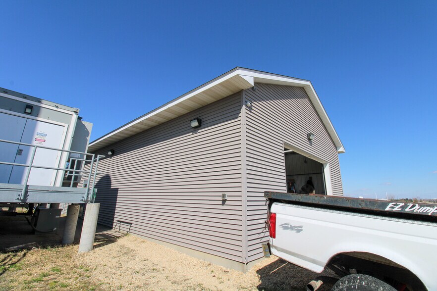 More Photos Of 5640 44th Ave S, Clinton Industrial For Sale