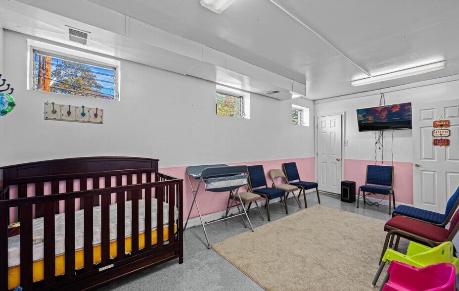 17604 Washington Grove Ln, Gaithersburg, MD 20877 Religious Facility