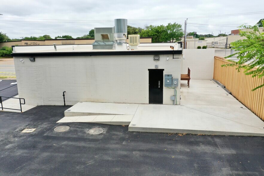 More Photos Of 1216 N Main St, Fort Worth Restaurant For Sale