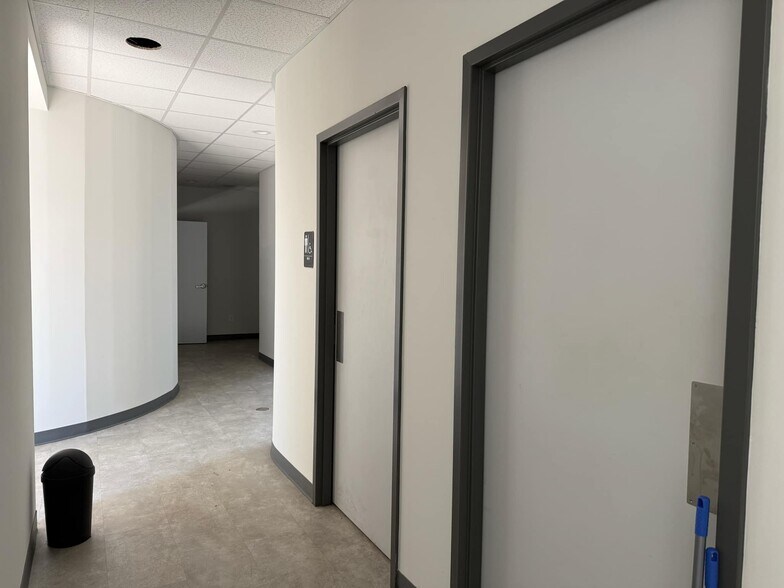 More Photos Of 940 Gainesville Hwy, Buford Storefront For Lease