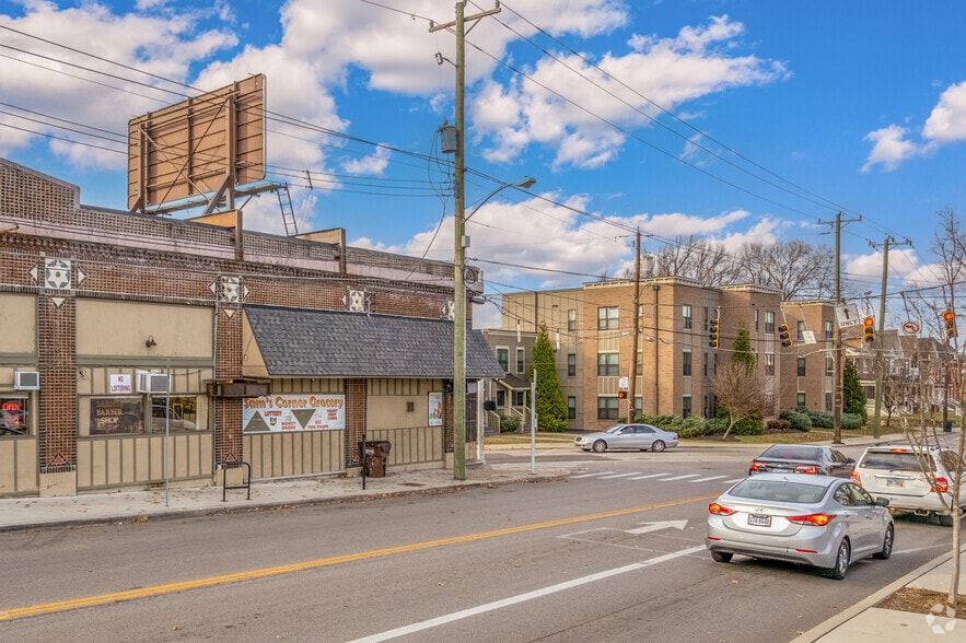 More Photos Of 3235-3245 Woodburn Ave, Cincinnati Storefront For Sale