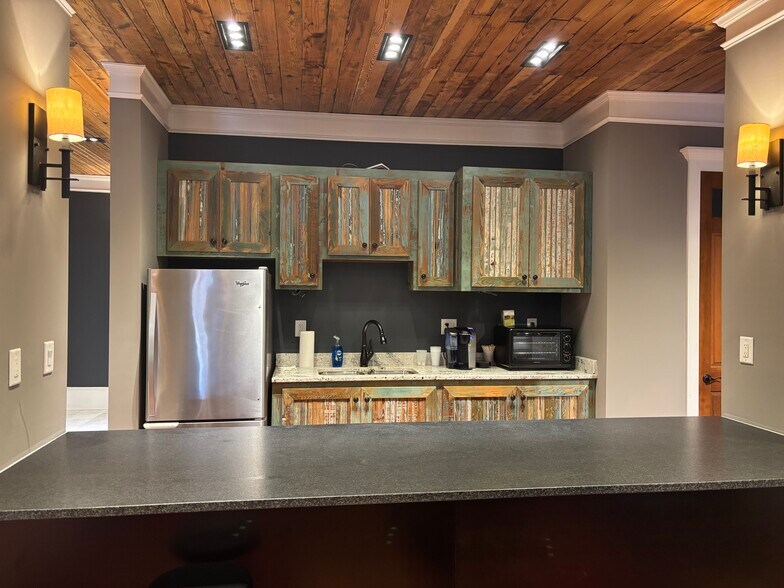 More Photos Of 14A E Candler st, Winder Flex For Lease