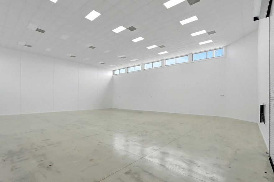 More Photos Of 6767 NE 2nd Ave, Miami Warehouse For Sale