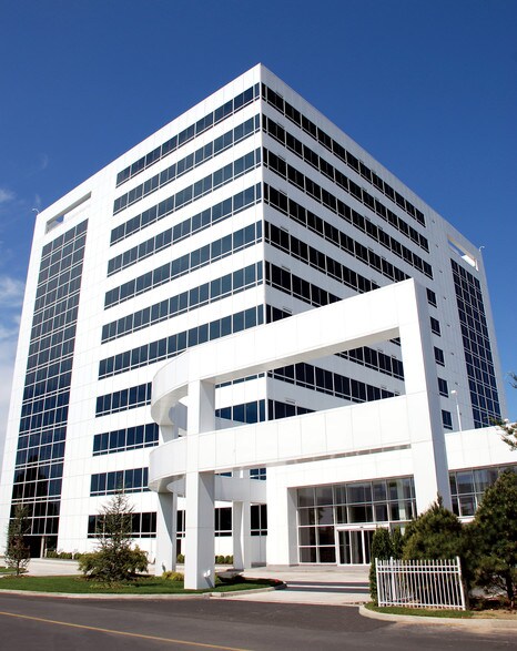 More Photos Of 1250 Waters Pl, Bronx Office For Lease