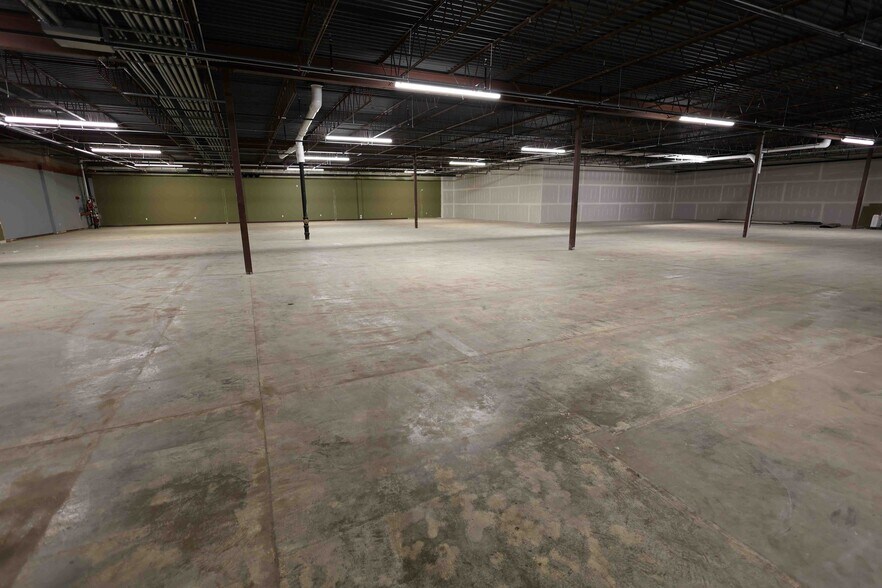 More Photos Of 831-923 W Clairemont Ave, Eau Claire Storefront For Lease