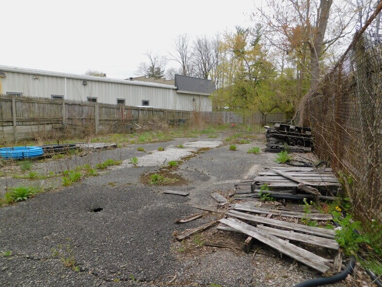 More Photos Of 448 Manville Rd, Pleasantville Office Residential For Sale