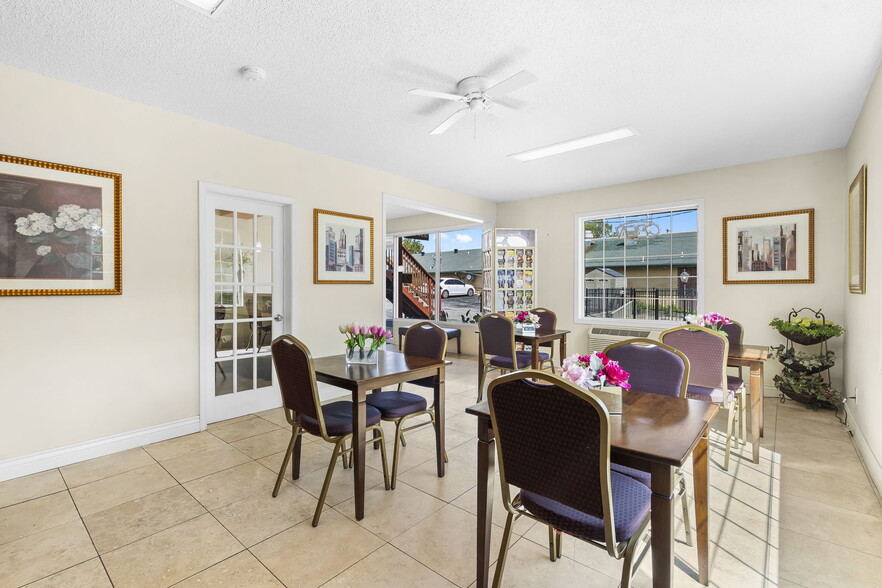 More Photos Of 1325 W Highway 76, Branson Hotel For Sale