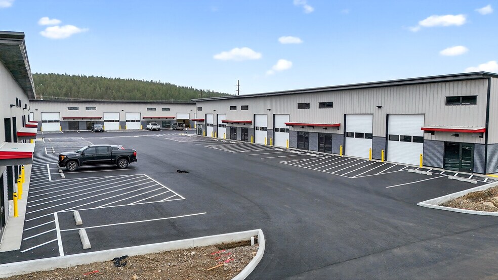 More Photos Of 4524 N Barker Rd, Spokane Valley Showroom For Lease