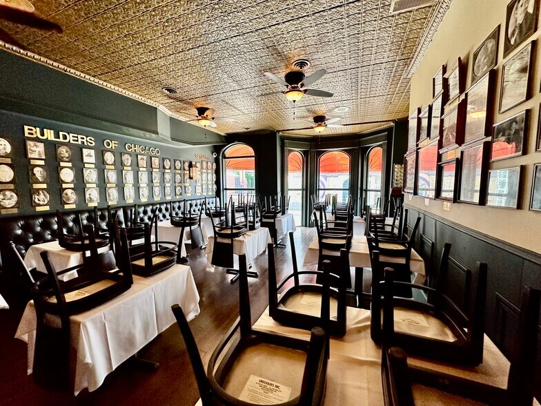 More Photos Of 60 W Ontario St, Chicago Restaurant For Sale