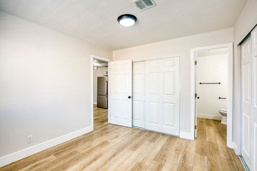 More Photos Of 317 S 9th St, Las Vegas Apartments For Sale