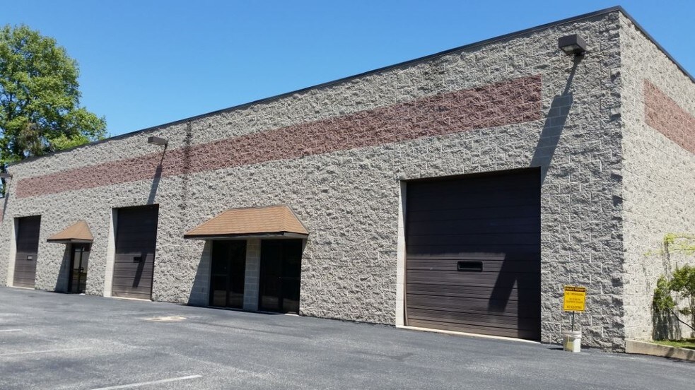 More Photos Of 821 Lincoln Ave, West Chester Warehouse For Sale