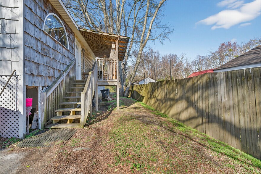 More Photos Of 4849 Mercer University Dr, Macon-Bibb Storefront For Sale