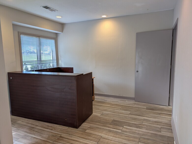 More Photos Of 722 Crossover Ln, Memphis Medical For Lease