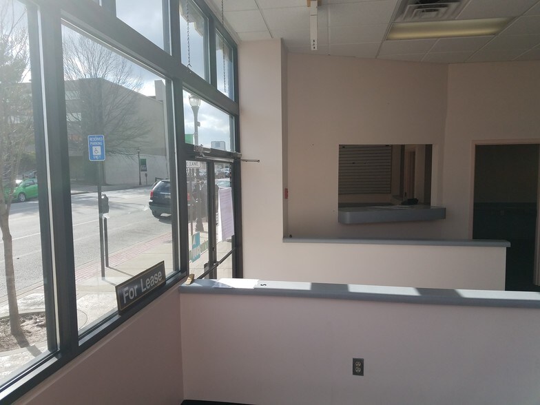 More Photos Of 1452 4th Ave, Huntington General Retail For Lease