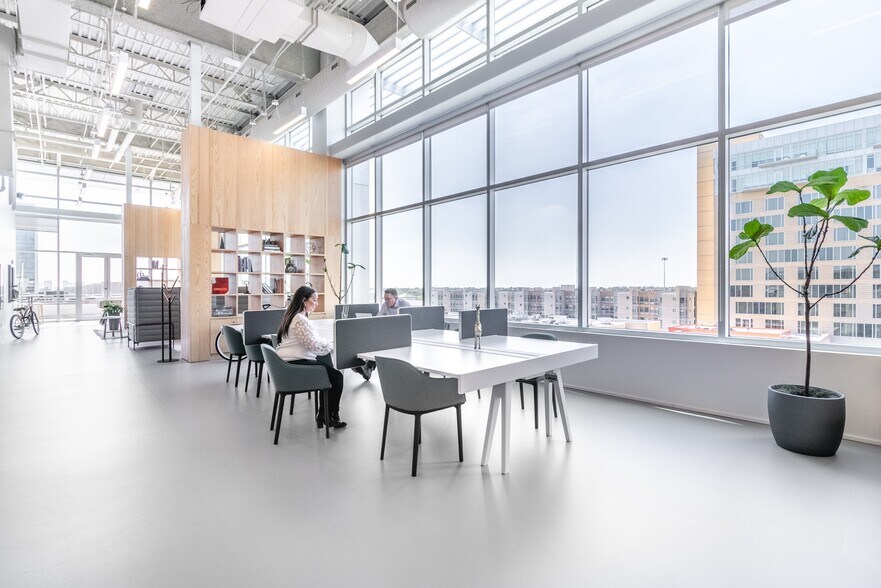 More Photos Of 800 Town And Country Blvd, Houston Coworking Space