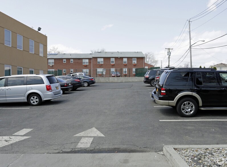 More Photos Of 2066 Richmond Ave, Staten Island Office For Sale