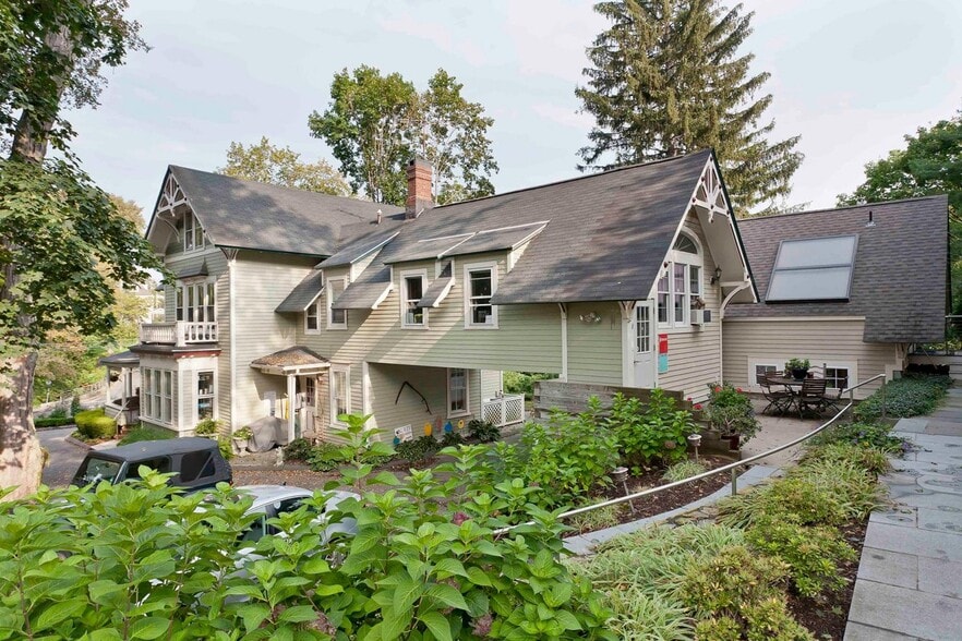 More Photos Of 25 Imperial Ave, Westport Office For Lease