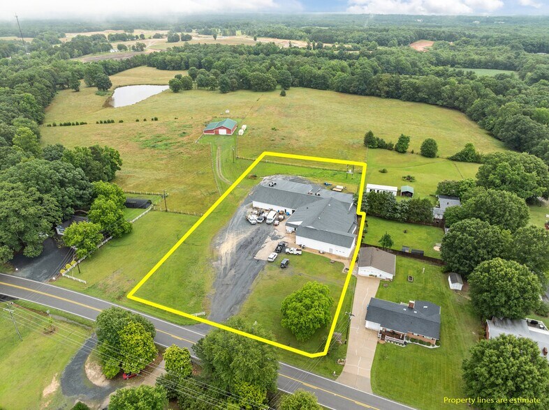 More Photos Of 704 N Central Ave, Locust Warehouse For Lease