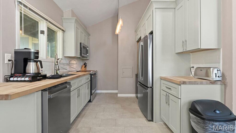 More Photos Of 35 Walkers Cay Drive, Osage Beach Apartments For Sale