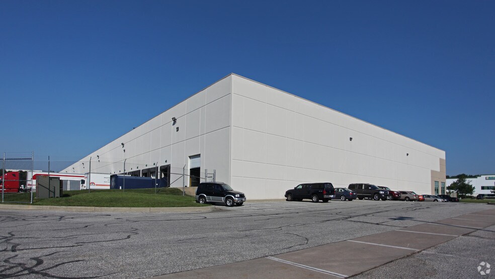 More Photos Of 6635 Business Pky, Elkridge Warehouse For Lease