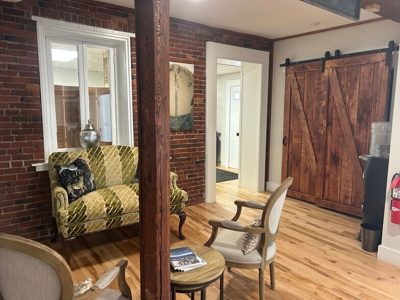 More Photos Of 7 Water St, Amesbury Loft Creative Space For Lease