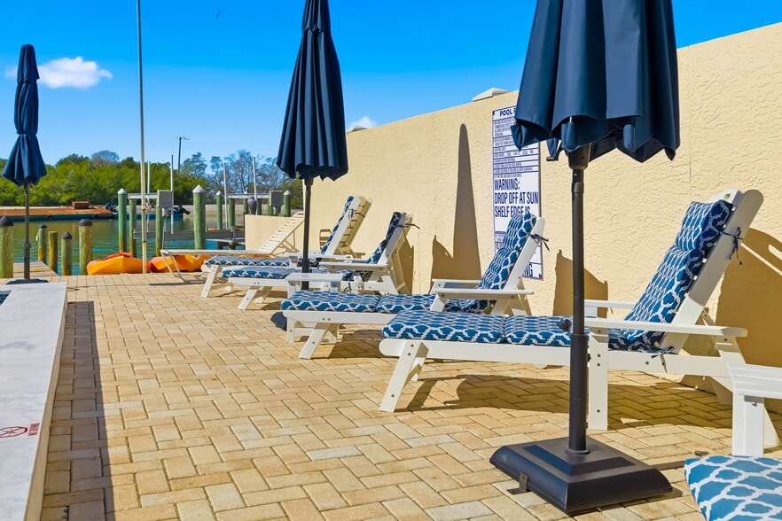 More Photos Of 9022 Midnight Pass Rd, Sarasota Apartments For Sale