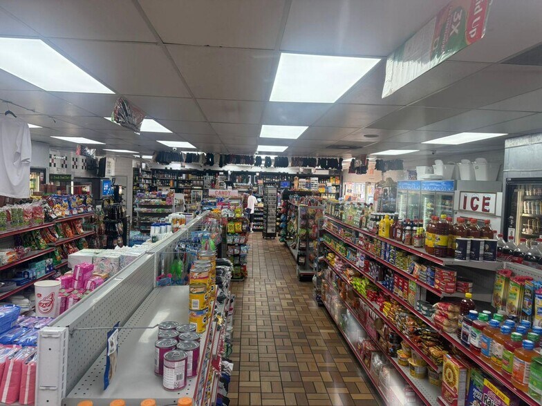 More Photos Of 210-220 S Lovekin Blvd, Blythe Service Station For Sale