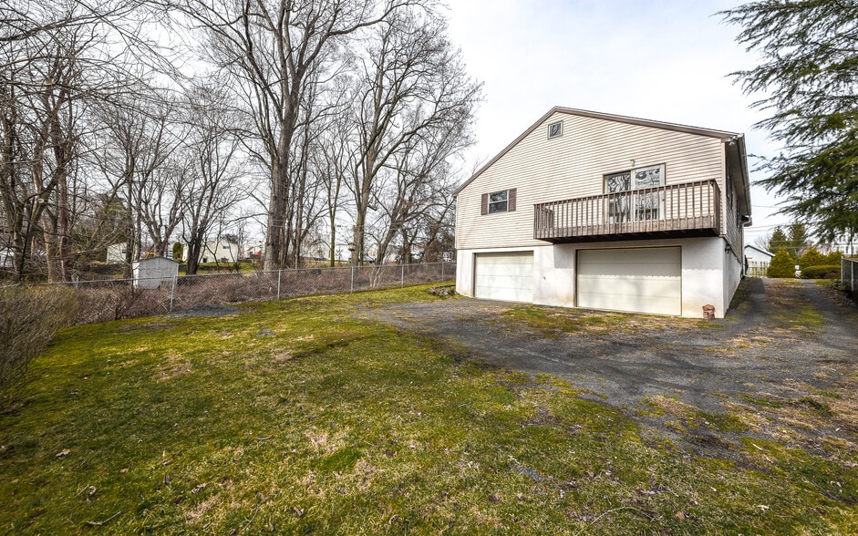 More Photos Of 309 Lynwood Ave, Jenkintown Warehouse For Sale