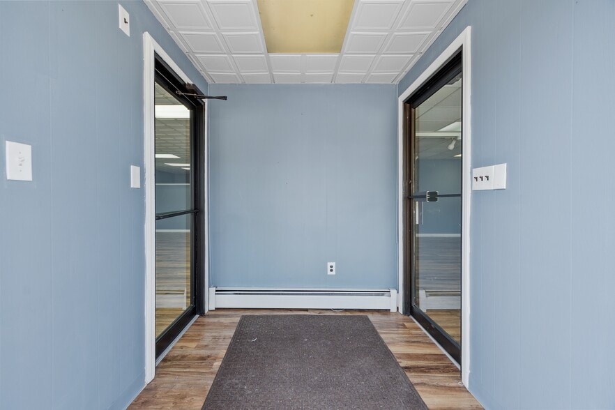 More Photos Of 127-129 Lowell St, Methuen Freestanding For Lease