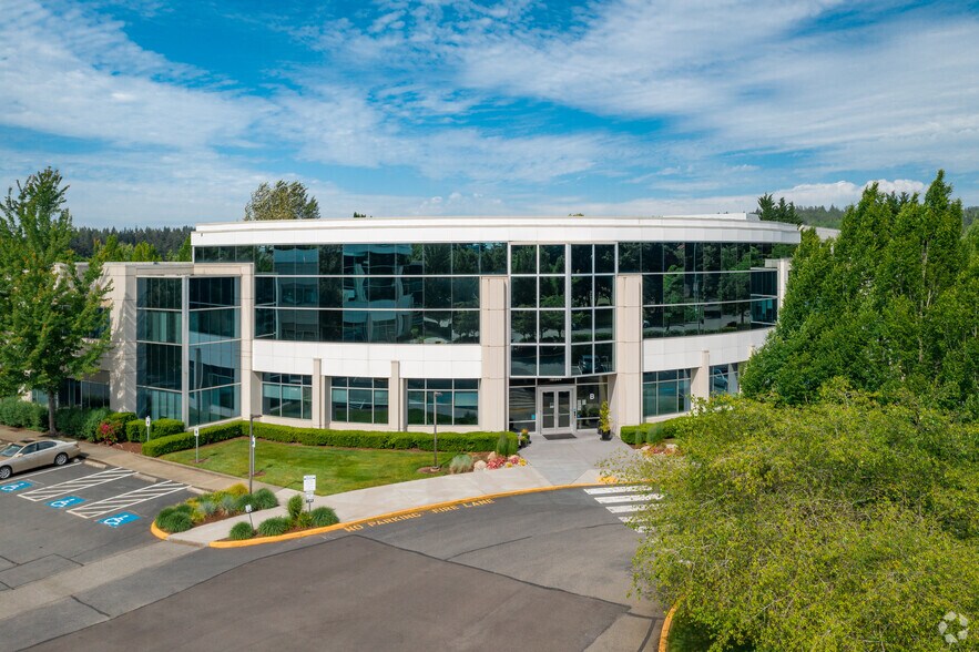 More Photos Of 18300 NE Union Hill Rd, Redmond Office For Lease