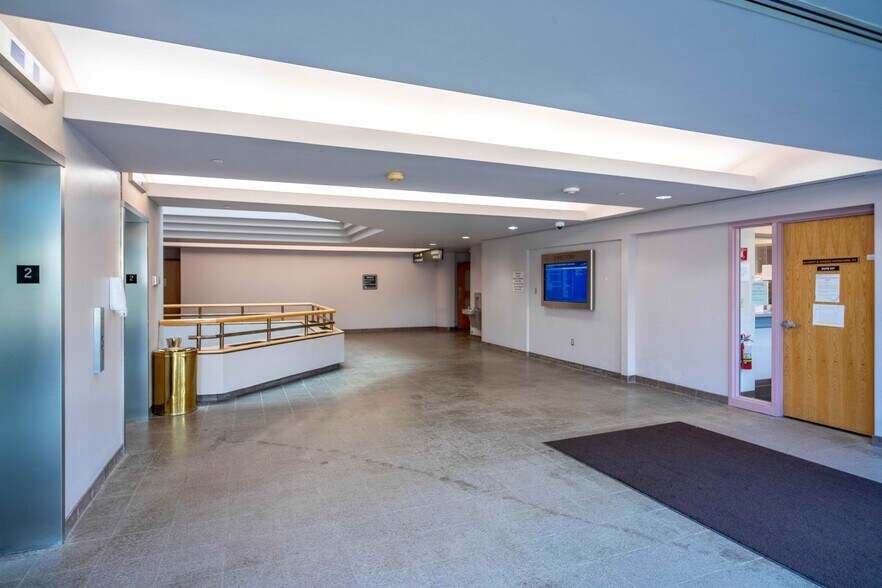 More Photos Of 3 Woodland Rd, Stoneham Medical For Sale