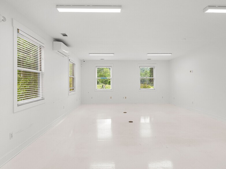 More Photos Of 14 Mimidis Ln, Swannanoa Office For Sale