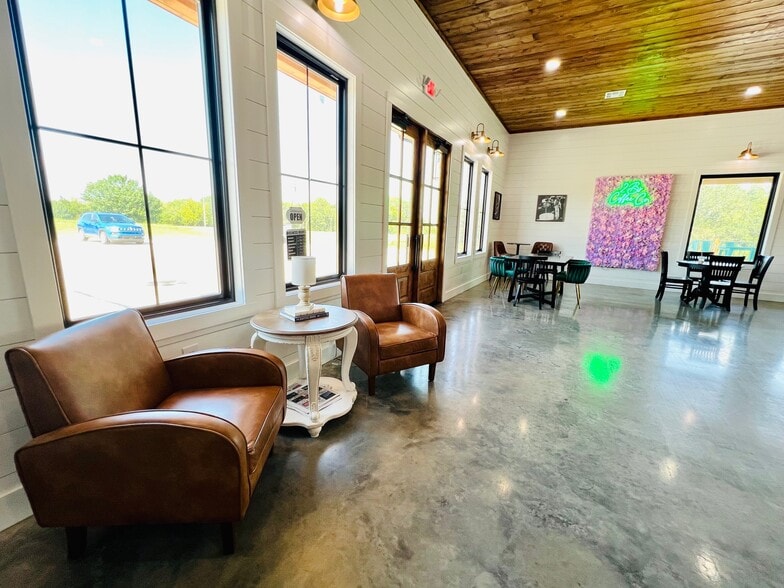 More Photos Of 211 W Highway 70, Madill Fast Food For Sale