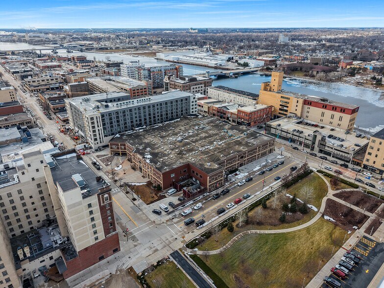 More Photos Of 301 N Adams St, Green Bay Office Residential For Sale